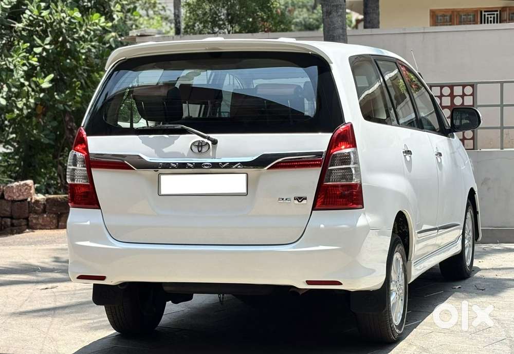 Toyota Innova 2.5 Vx 8 Str Bs-iii, 2014, Diesel