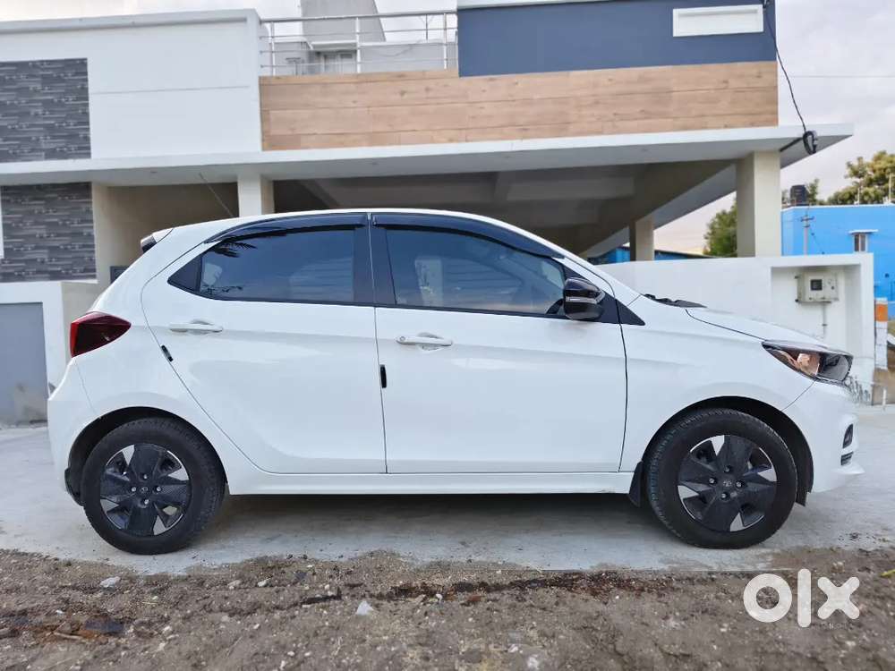 Tata Tiago 2025 Petrol Revotron Xta