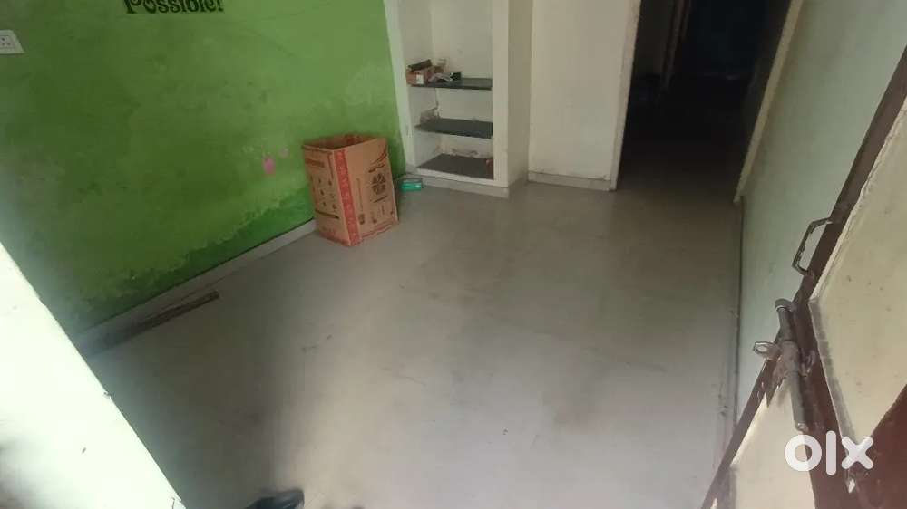 Room partner ki need hai Bechelor in kotra road near agrwal rasoi