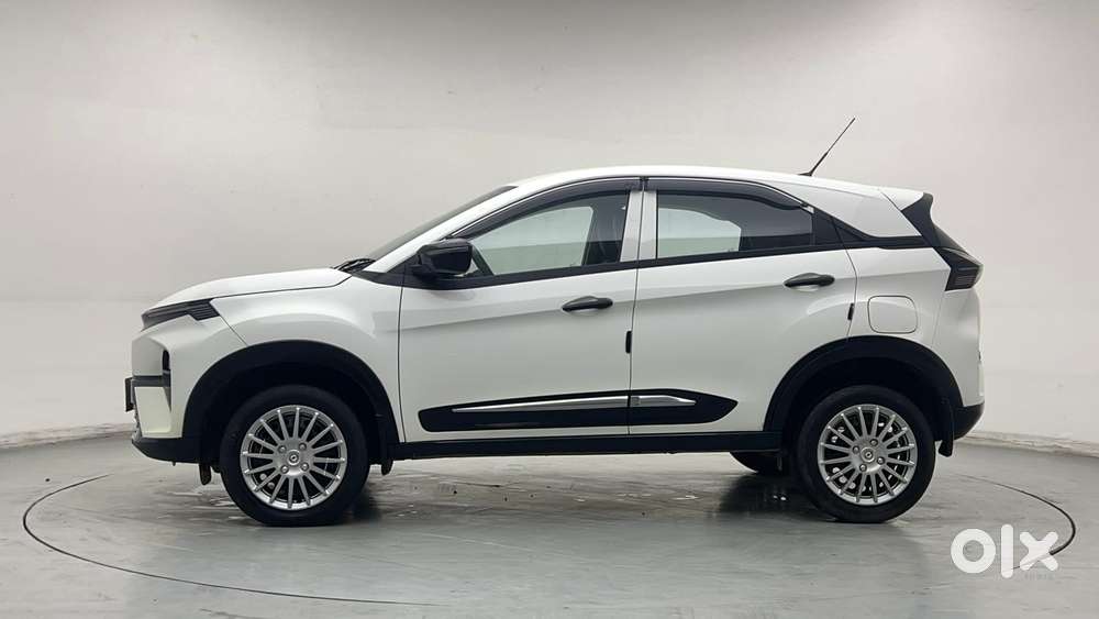 Tata Nexon 1.2 Revotron Xma Amt, 2025, Petrol