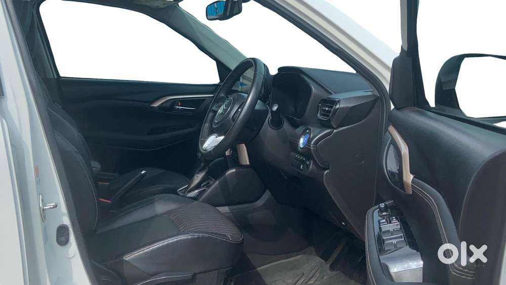 Maruti Suzuki Grand Vitara 1.5 Alpha Plus Intelligent Hybrid Ecvt, 2..