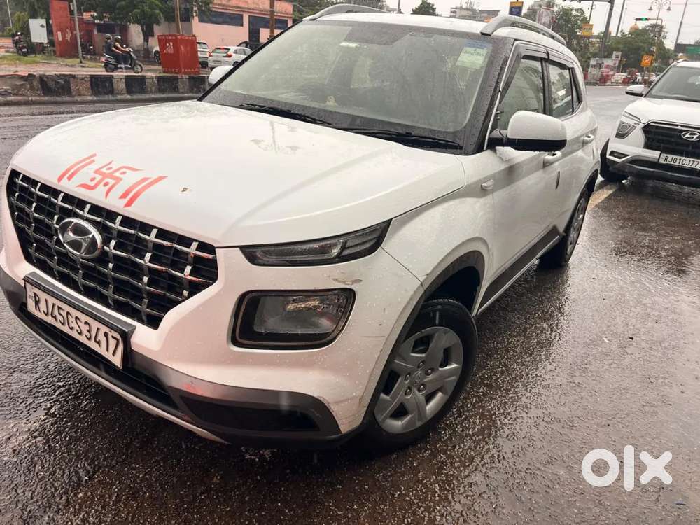 Hyundai Venue 1.2 S (o), 2022, Petrol