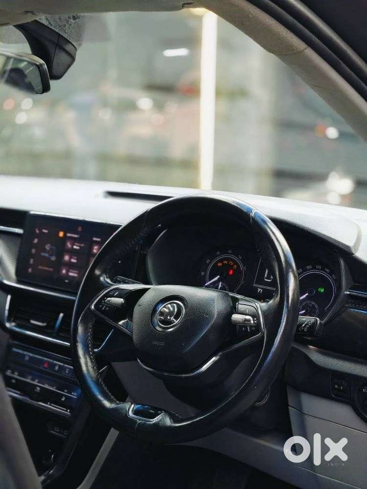 Skoda Kushaq 1.0 Tsi Style At (6 Airbags), 2021, Petrol