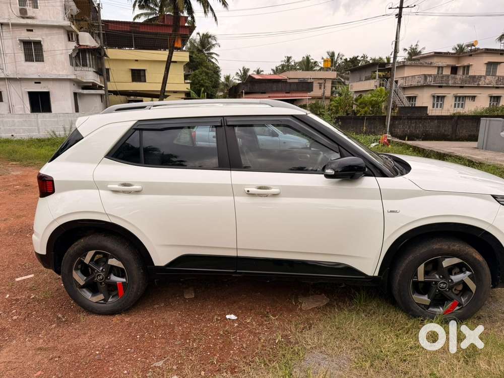 Hyundai Venue 2020 Petrol In Excellent Condition