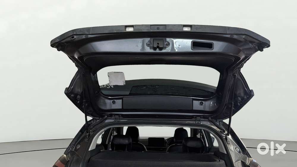 Tata Nexon Pure (s) 1.2 Petrol 6amt, 2025, Petrol