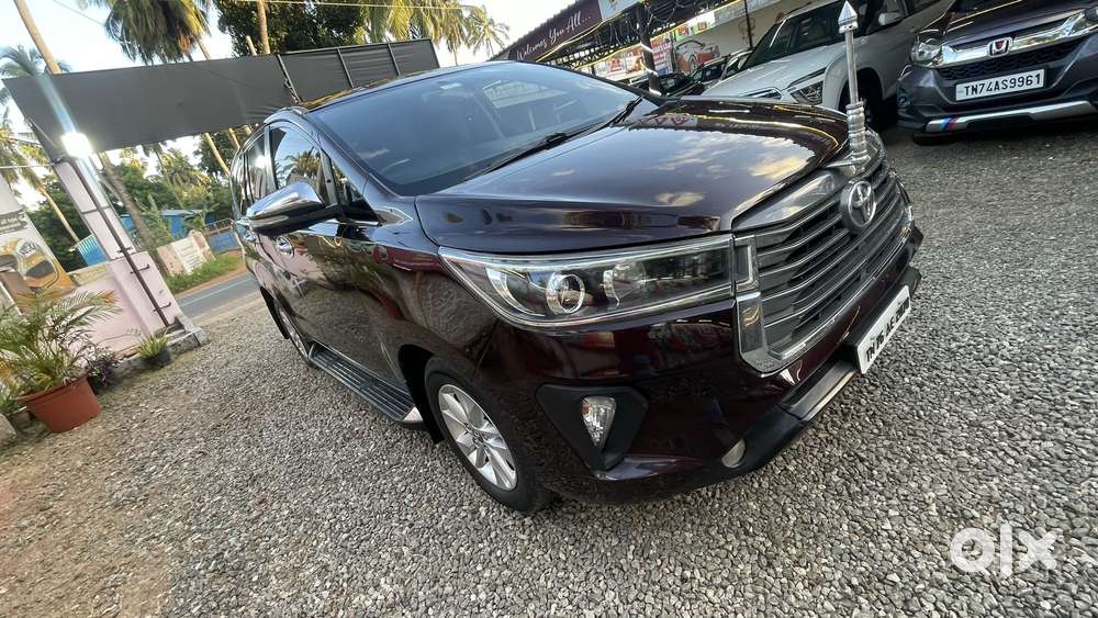 Toyota Innova Crysta 2.4 V 8 Str, 2016, Diesel