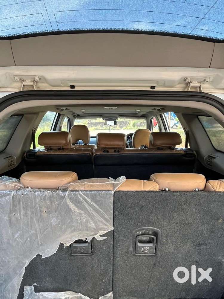 Vip No. Mahindra Xuv W11(o), Good Condition, Agency Record Service