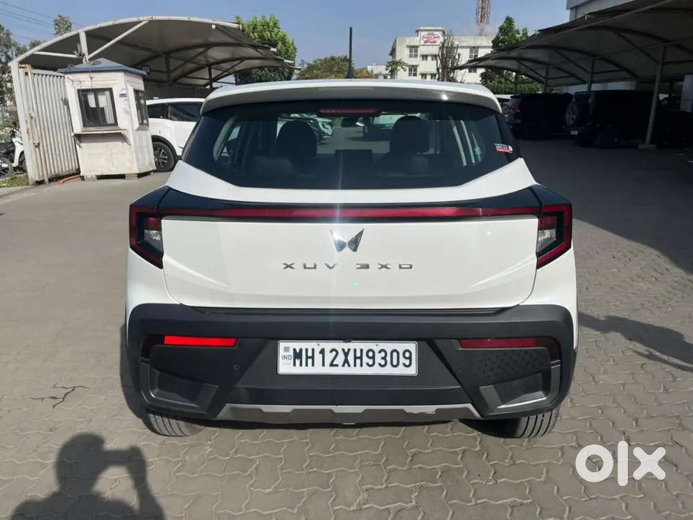Mahindra Xuv 3xo Mx3 Diesel Manual  2024 December Model  27,000 Km