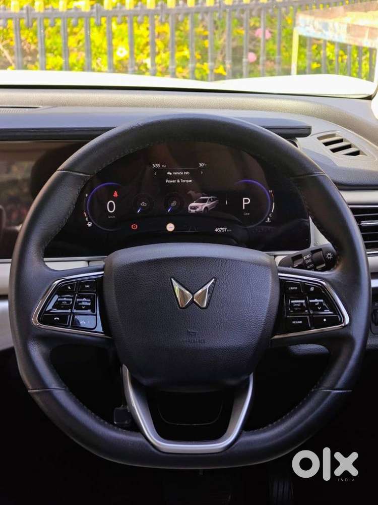 Mahindra Xuv700 Ax7l 6 Str At, 2025, Diesel