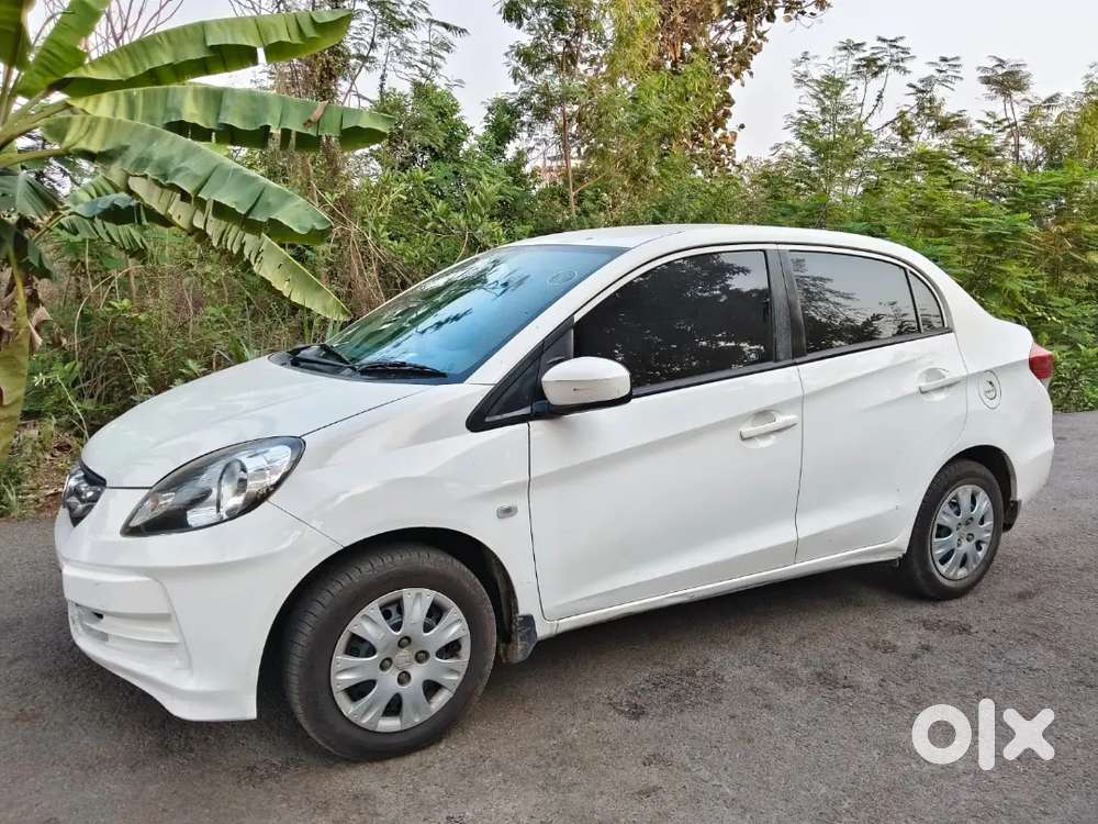 Honda Amaze 2013 Petrol Single Hand Showroom Track