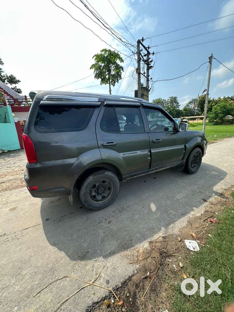 Tata Safari Storme 2018