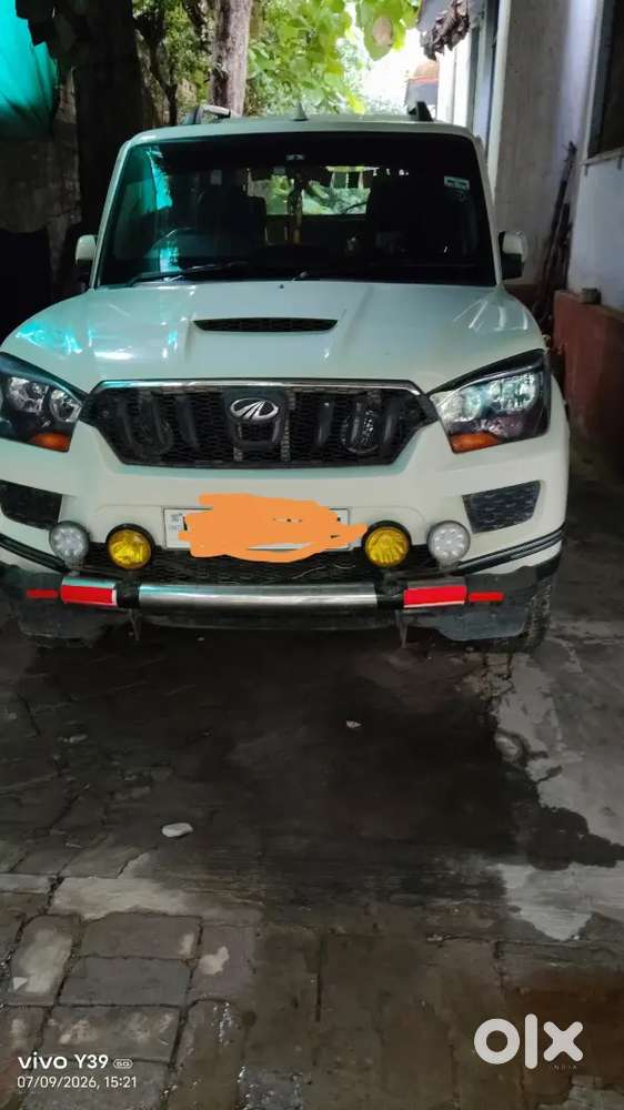 Mahindra Scorpio S6 Diesel 2017