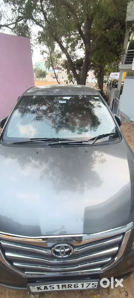 Toyota Innova 2014 Diesel Well Maintained Company Service History