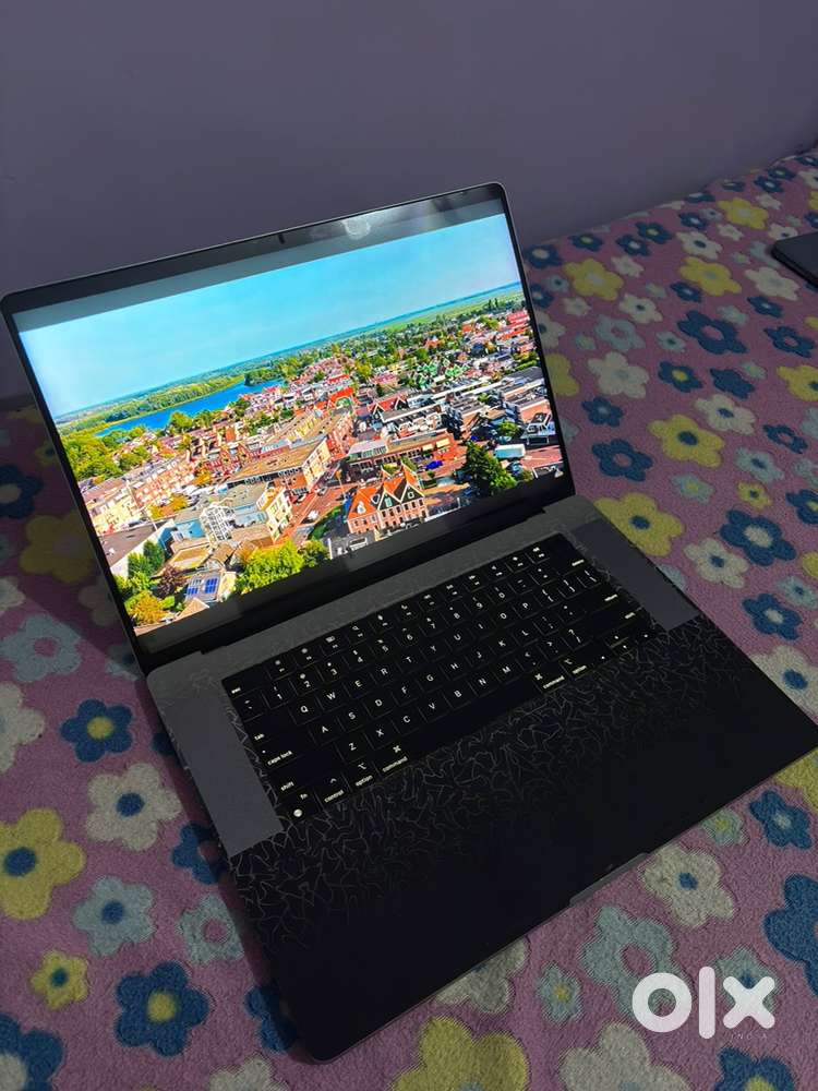 Macbook M1 Pro, M1 Pro Chip 16 inch 16/512gb