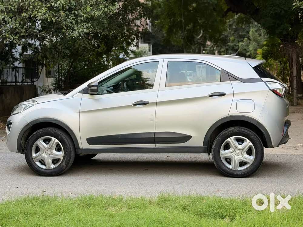 Tata Nexon 1.2 Revotron Xt, 2019, Petrol