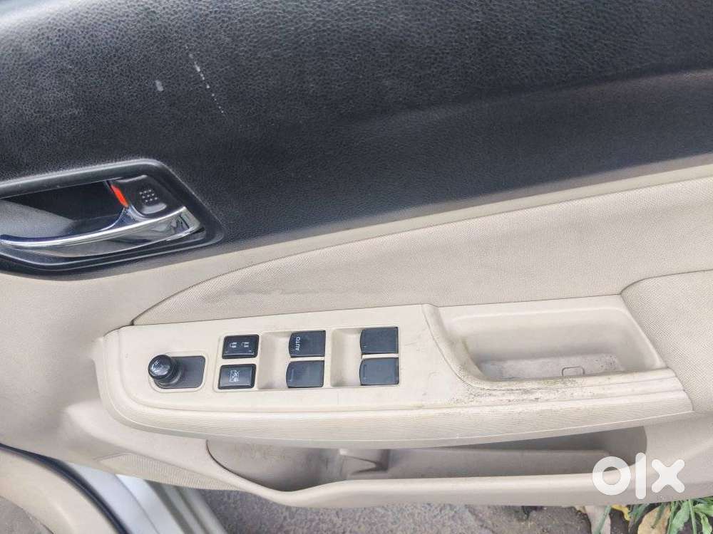 Maruti Suzuki Swift Dzire Vxi(o) Mt, 2019, Petrol