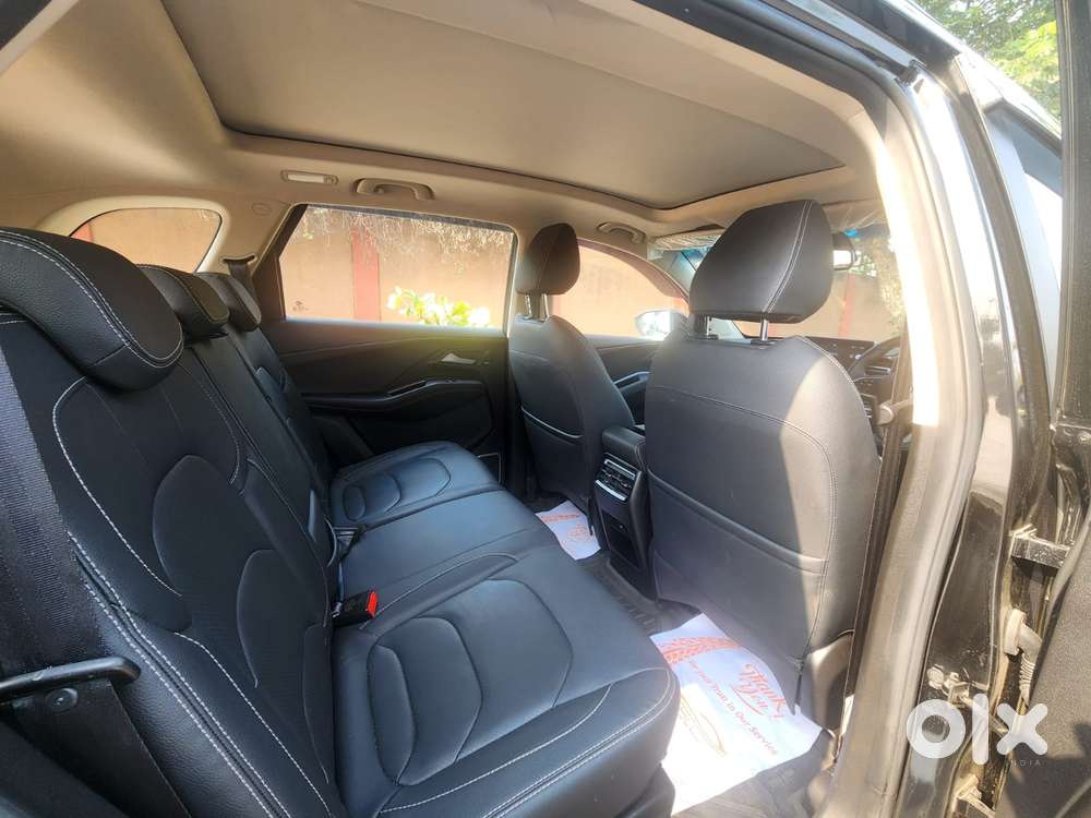 Mg Hector Plus Sharp Pro Blackstorm 1.5 Turbo Petrol Cvt 7 Str, 2024..