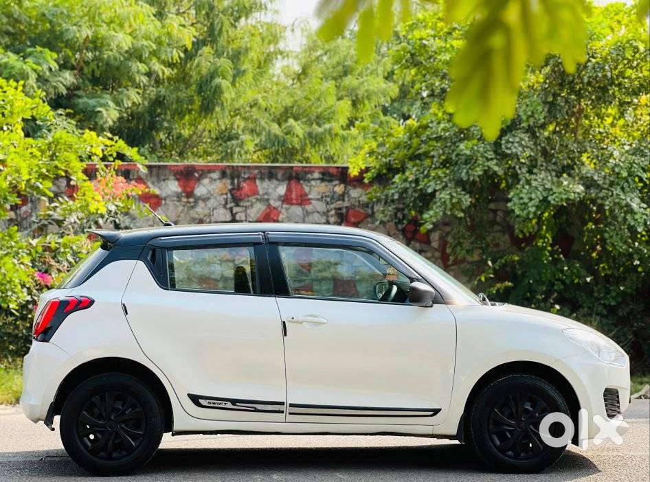 Maruti Suzuki Swift 1.2 Lxi (o), 2021, Petrol