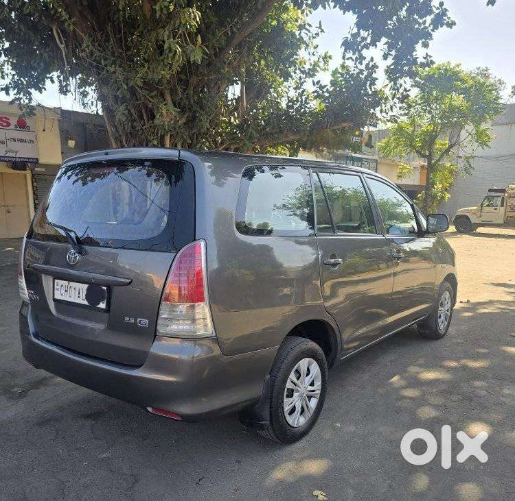 Toyota Innova 2.5 G (diesel) 7 Seater Bs Iv, 2011, Diesel