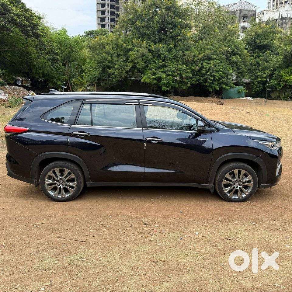 Toyota Innova Hycross 2.0 Zx (o) Hybrid 7 Str, 2024, Petrol