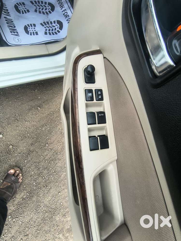 Maruti Suzuki Swift Dzire Zdi+ Amt, 2017, Diesel