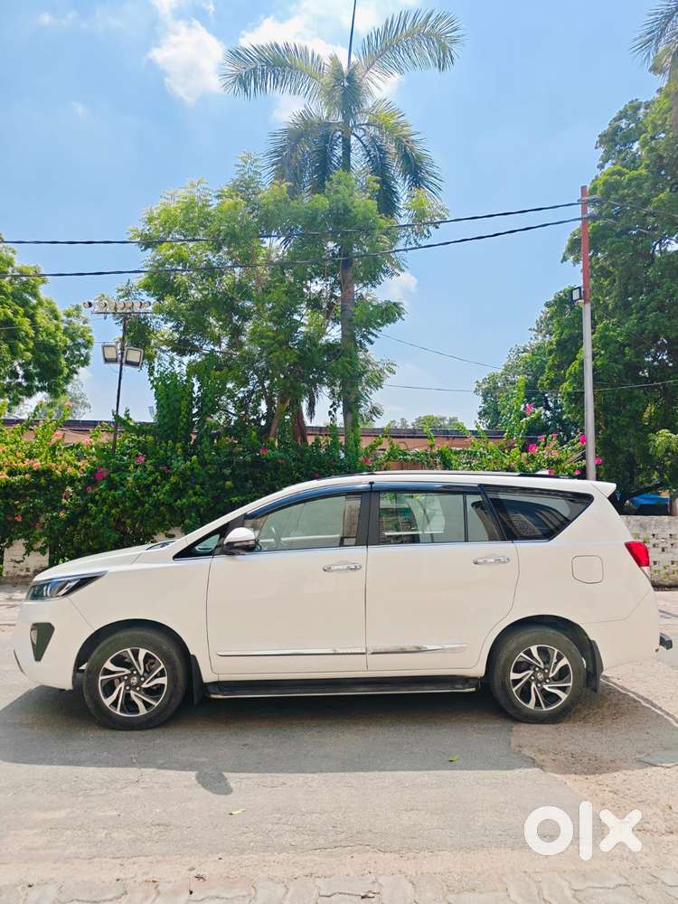 Toyota Innova Crysta 2.4 V, 2022, Diesel