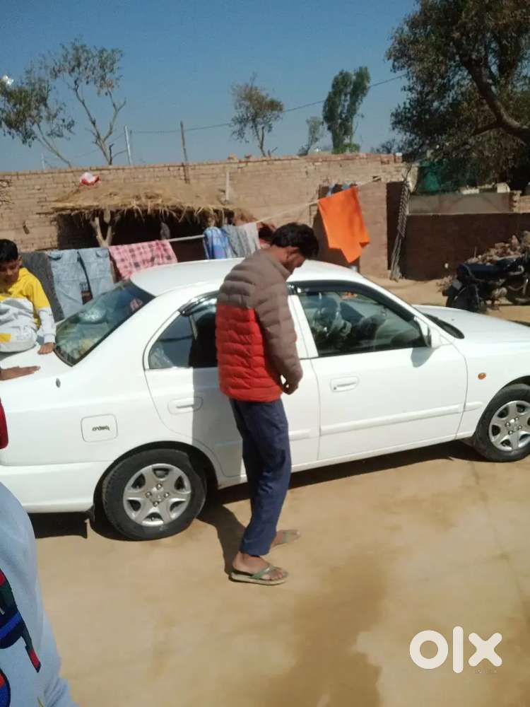 इंजन गैर की ओके Ac और टायर नई है 2031पासिंग है