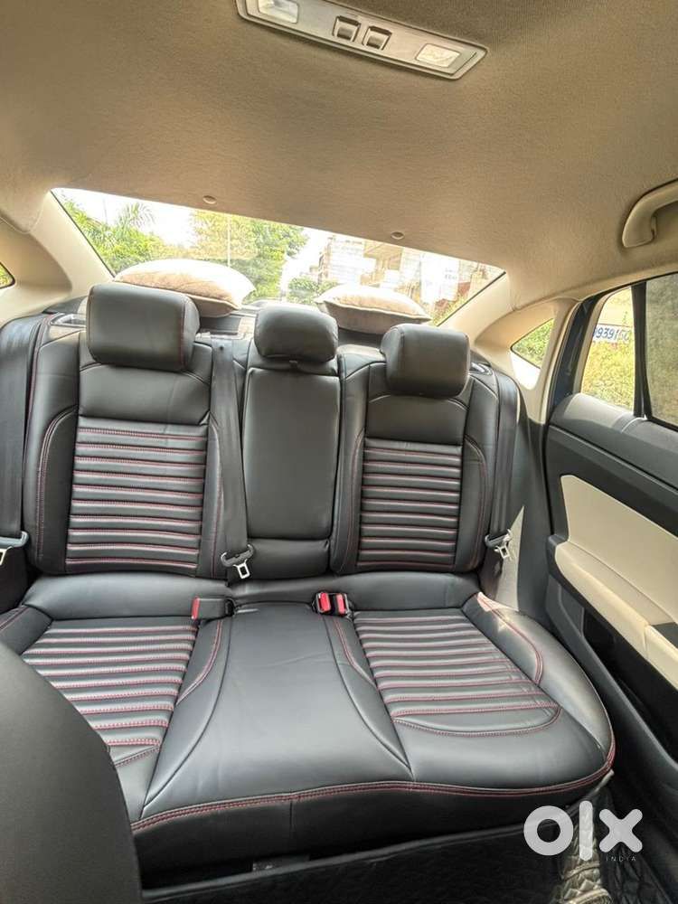 Volkswagen Virtus Petrol 2023 1.0 Liter Tsi Automatic W Service Recrd