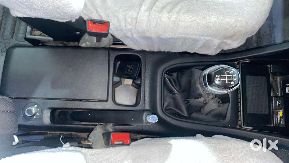 Renault Triber Rxz, 2024, Petrol