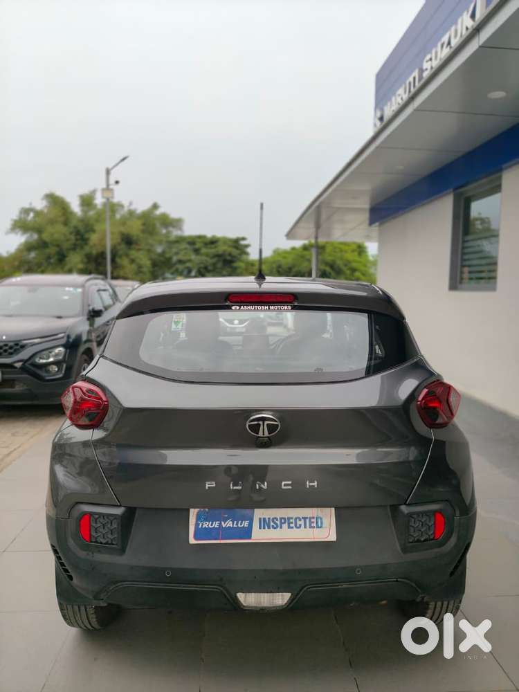 Tata Punch 1.2 Revotron Creative Dual Tone, 2025, Petrol