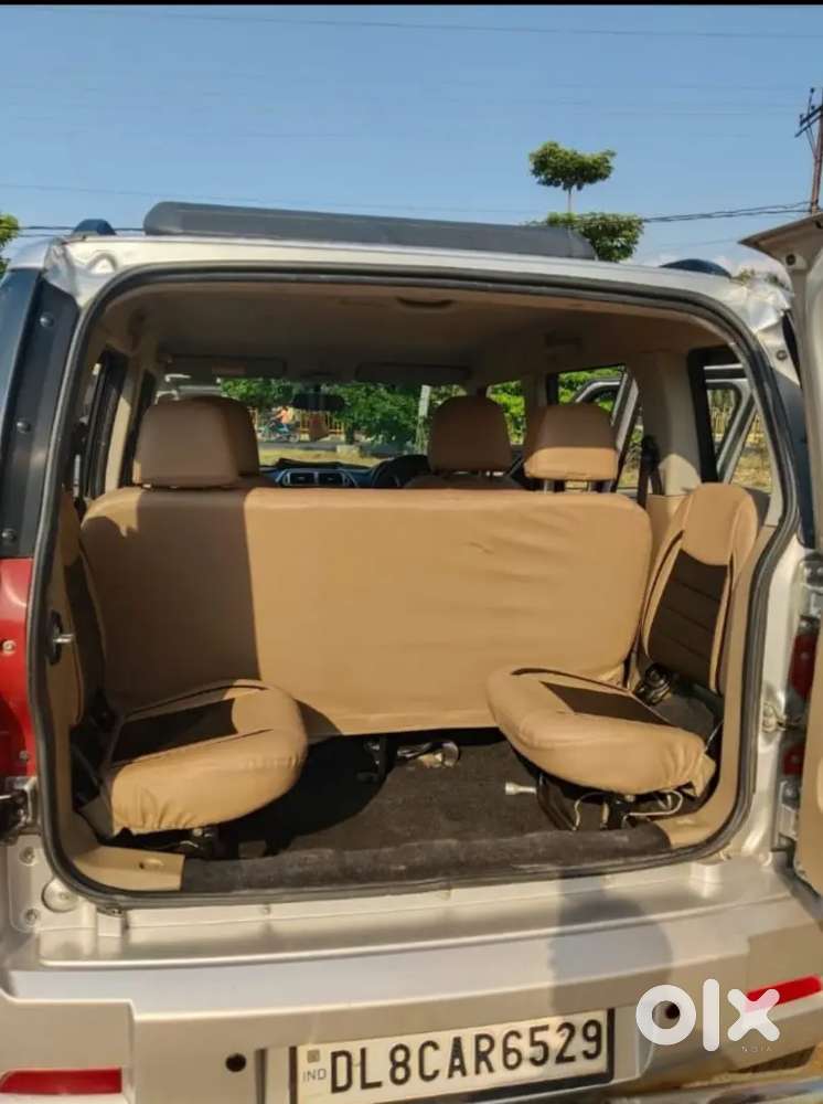 Mahindra Tuv 300 2017