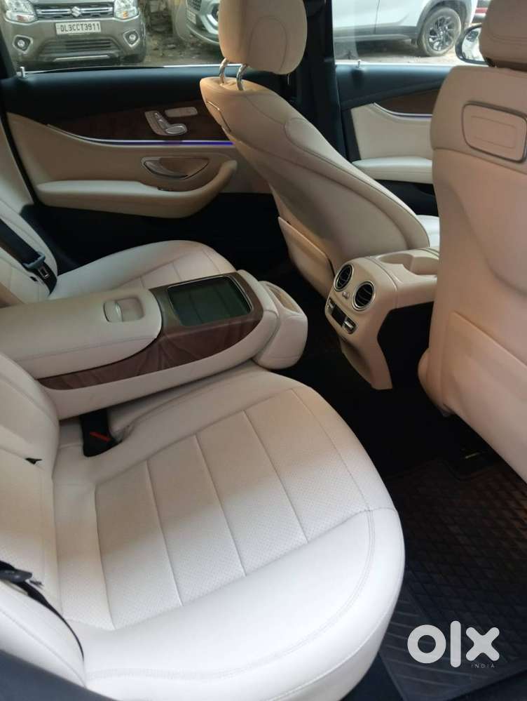 E200 Petrol White Mercedes 2019/dl No. With S Class Grill In Front