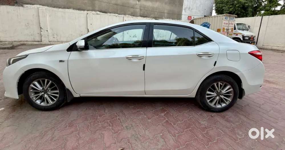 Toyota Corolla Altis 2014 Cng & Hybrids 94000 Km Driven
