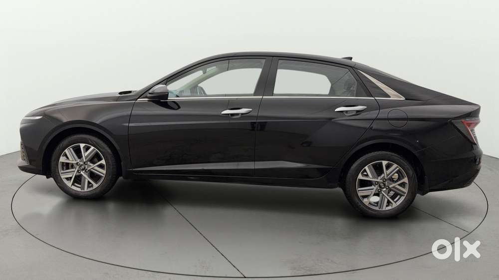 Hyundai Verna 1.5 Mpi Mt Sx (o), 2023, Petrol