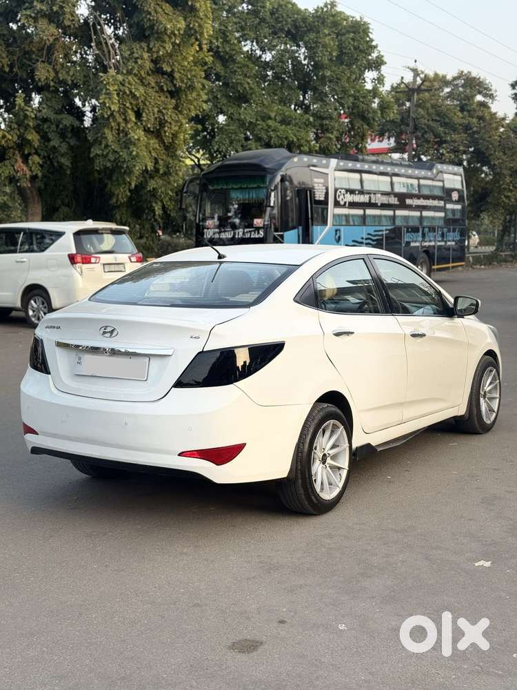 Hyundai Verna Fluidic 1.6 Vtvt Sx, 2015, Petrol