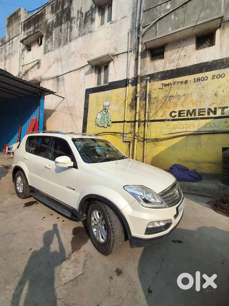 Mahindra Rexton 2013