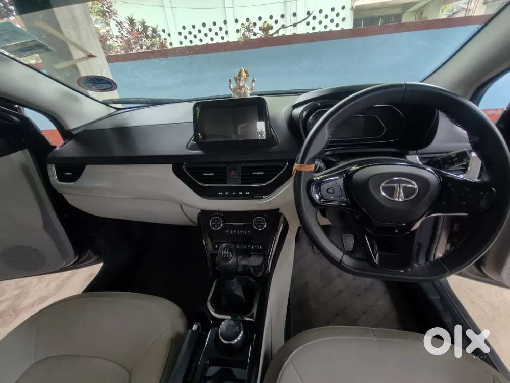 Top Model With Sunroof Under 5000 Km