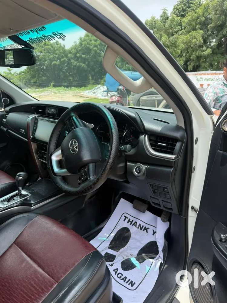 Toyota Fortuner Legender 2023