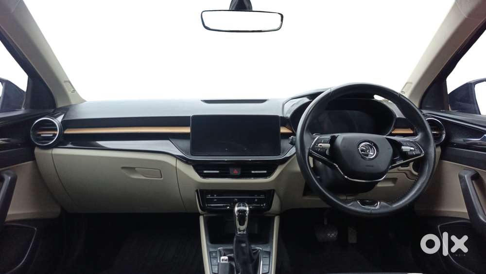 Skoda Slavia Style 1.0l Tsi At, 2024, Petrol