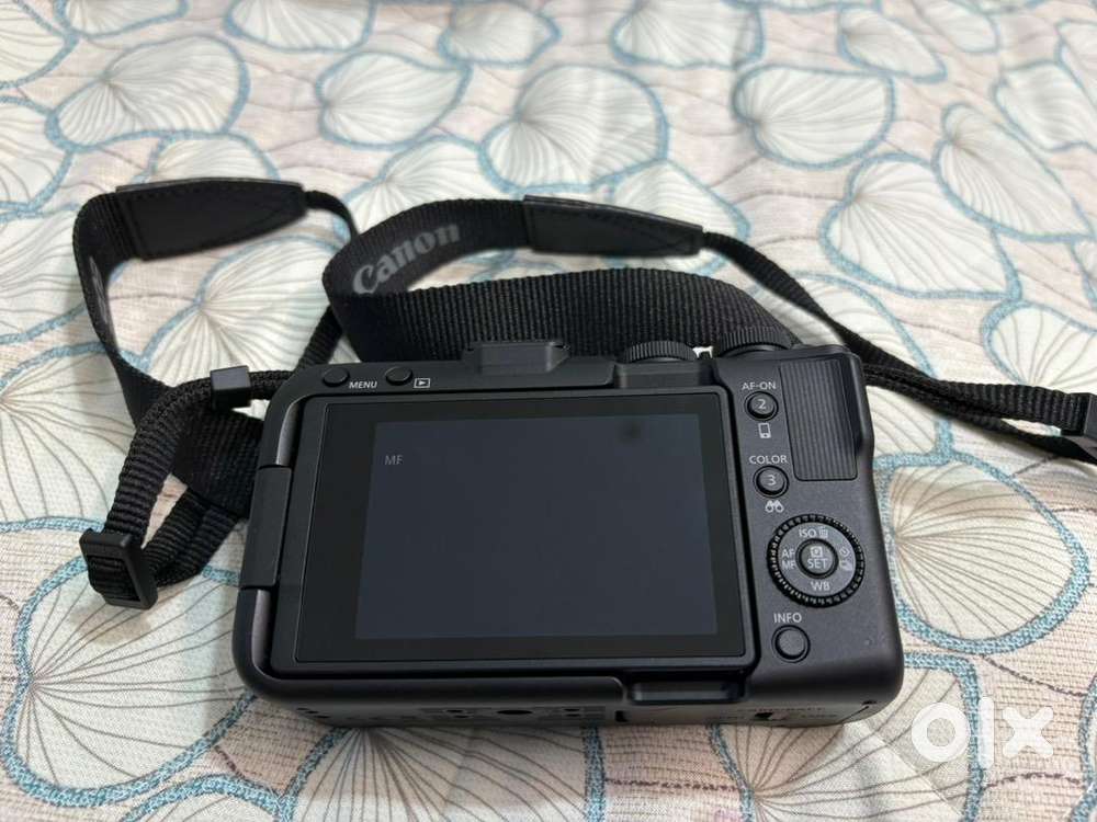 Canon EOS R50 V Mirrorless Camera