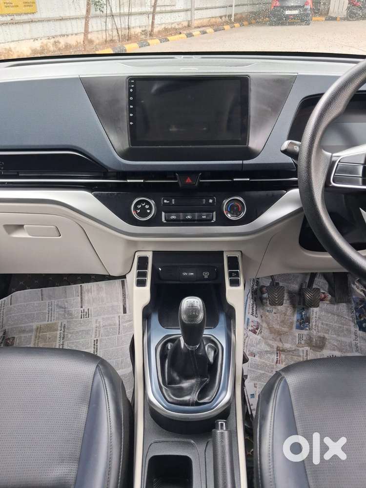 Kia Carens 1.5 Premium 7 Str, 2022, Petrol