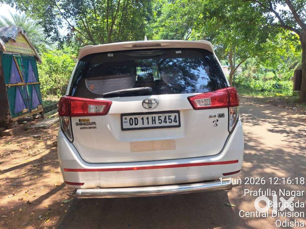 Toyota Innova Crysta 2.4 V, 2016