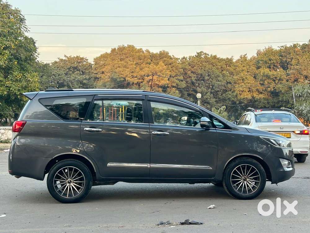 Toyota Innova Crysta [2016-2020] 2.4 Gx At 7 Str, 2016, Diesel