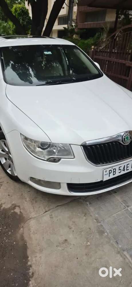 Skoda Superb  2012