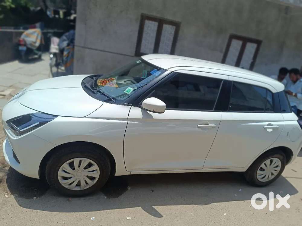 Maruti Suzuki Swift 2025 Petrol 2700 Km