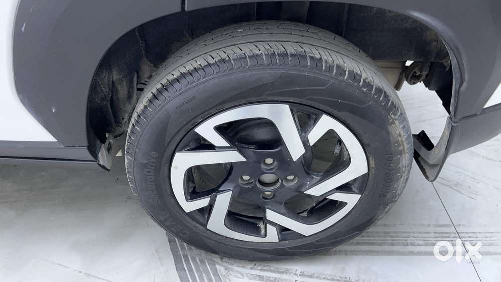 Nissan Magnite 1.0 Xv Premium Turbo Cvt, 2023, Petrol