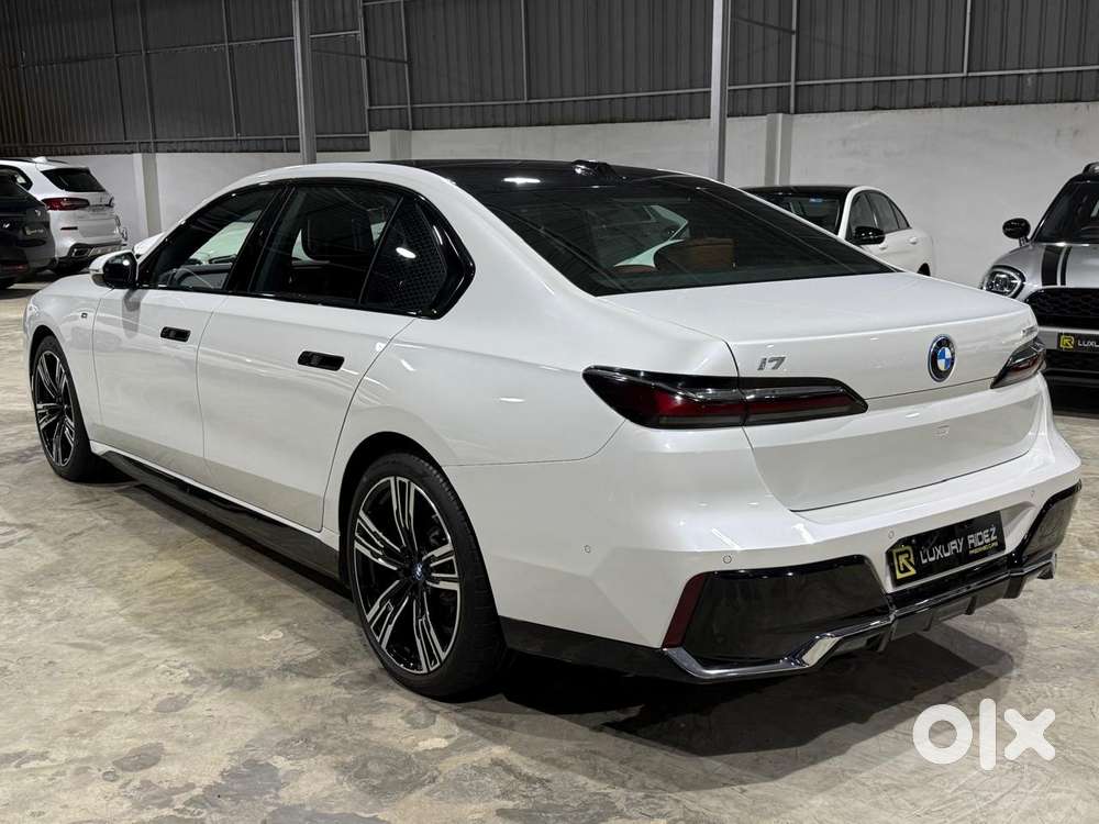 Bmw I7 Xdrive60, 2023, Electric