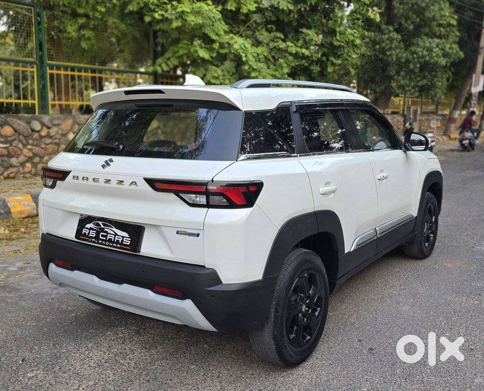 Maruti Suzuki Brezza 1.5 Zxi Smart Hybrid, 2023, Petrol