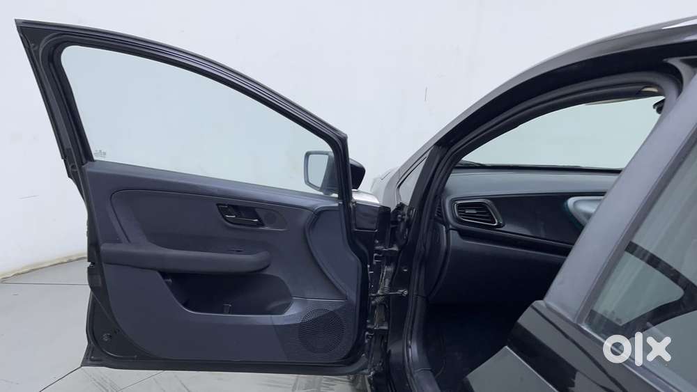 Tata Altroz 1.2 Xza Plus Dark Edition Dct, 2023, Petrol