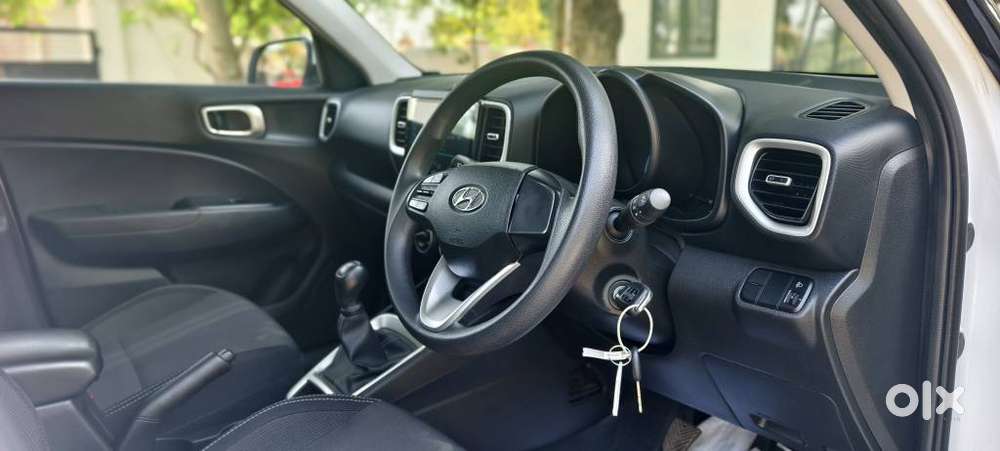 Hyundai Venue 1.2 S Plus, 2022, Petrol